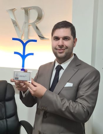 Avv. Vincenzo Randazzo Avvocato del Business Online premio le fonti awards